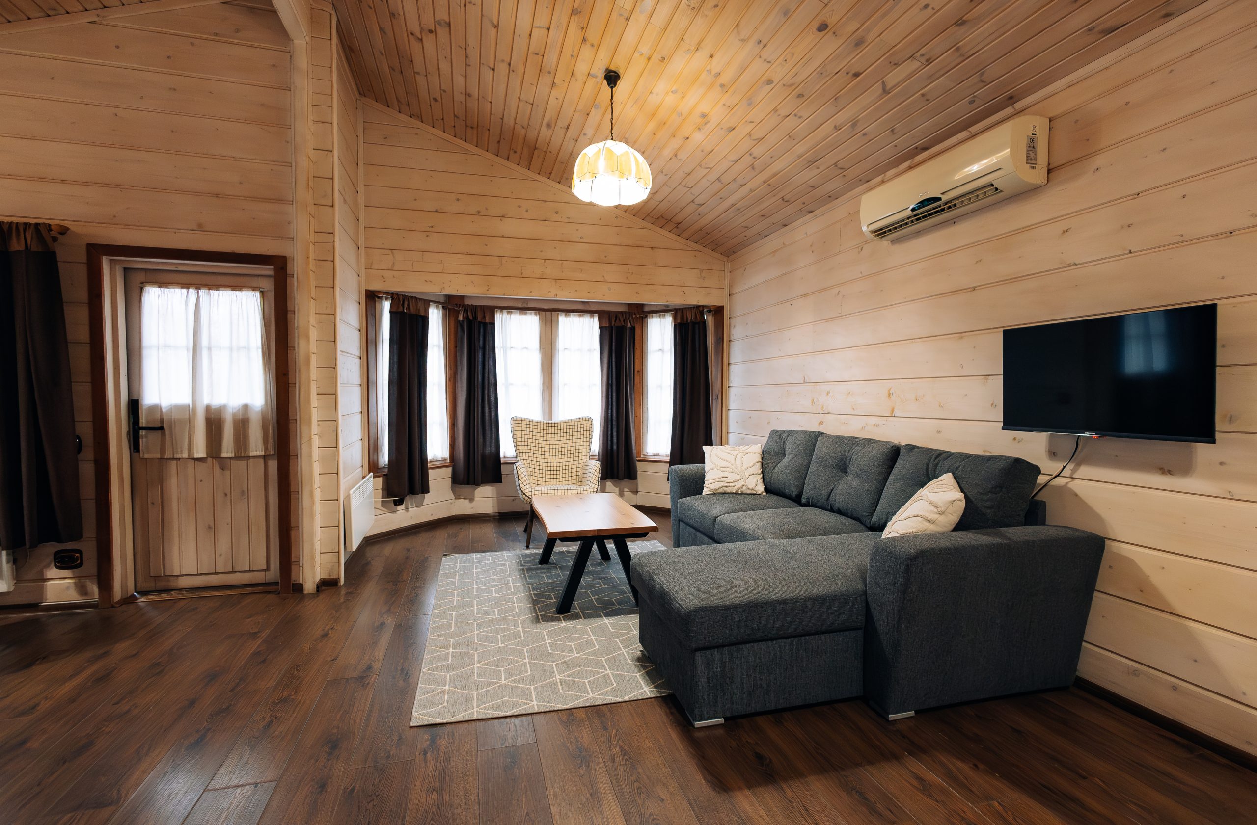 Selena Family Resort - бунгало з видом на парк