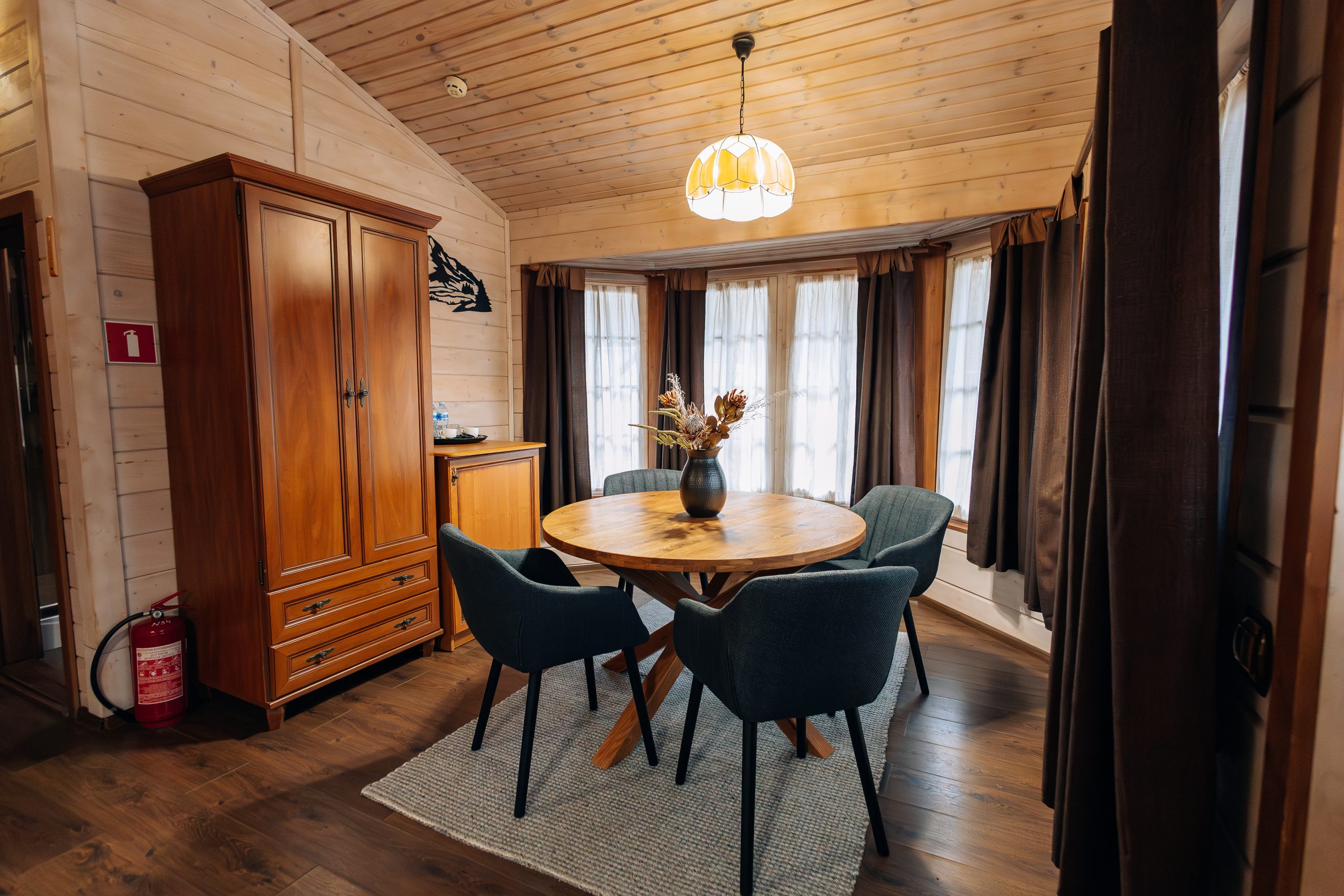 Selena Family Resort - бунгало з видом на парк